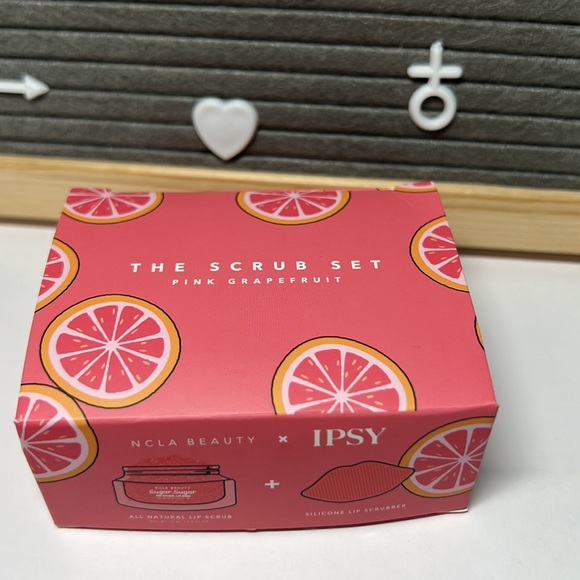 NCLA
The Scrub Set in Pink Grapefruit - Picture 2 of 6